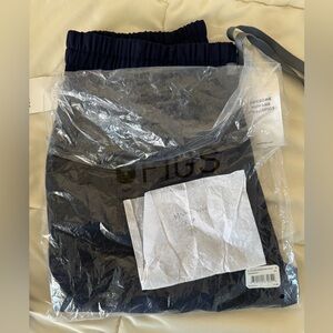 FIGS Navy S Yola